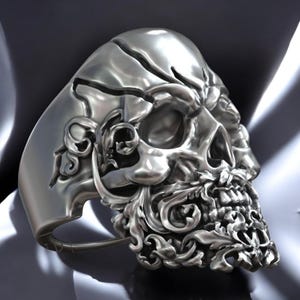 Skull Head Biker Ring: Handmade Gothic Beard Pattern Jewelry