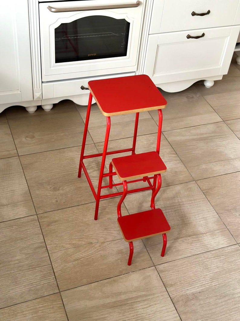 Fold out step stool