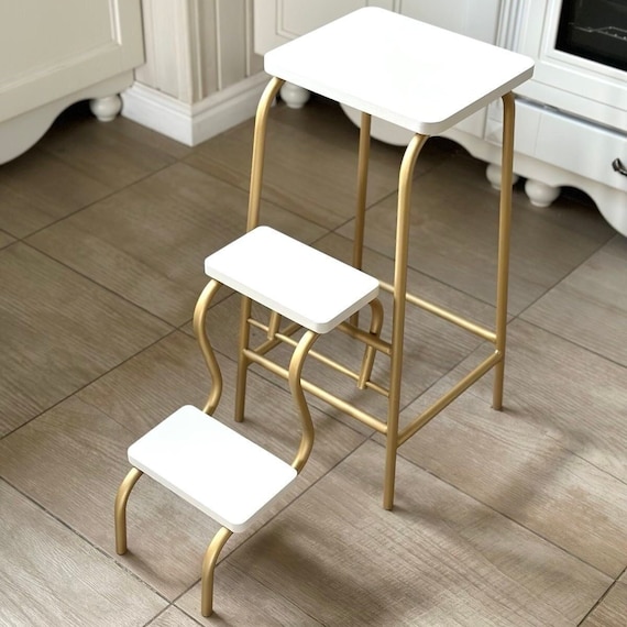 Wooden Step Ladder (JAS) Wooden Step Ladder (JAS)