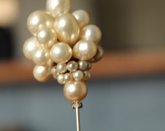Antique faux pearl cluster hat / stick pin