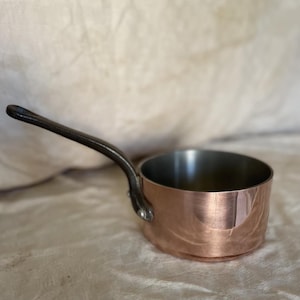 Professional quality antique saucepan - retinned and usable