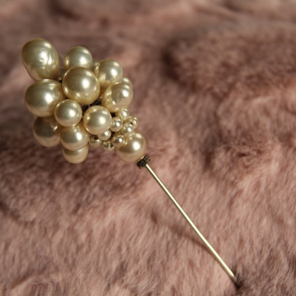 Antique faux pearl cluster hat / stick pin