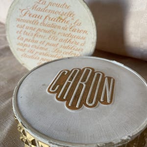 CARON Powder box  &quot;Mademoiselle Peau fraîche&quot;  1939