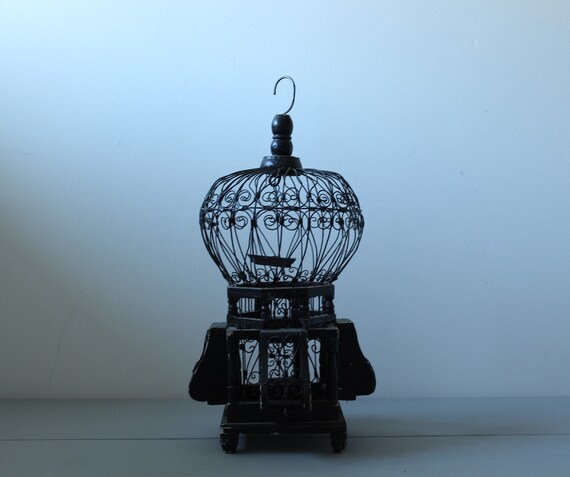 Painted Wood And Wire Bird Cage Cage à Oiseau Deco