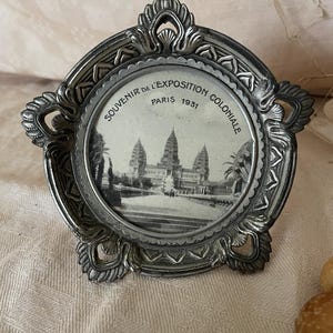 Framed souvenir de l&#39;exposition coloniale Paris 1931