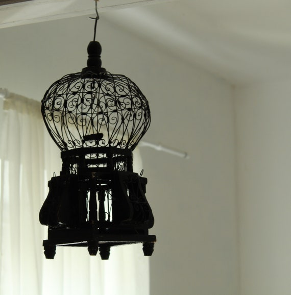 Painted Wood And Wire Bird Cage Cage à Oiseau Deco