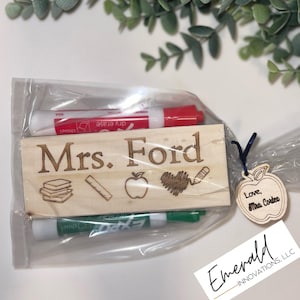 Personalized whiteboard/chalkboard eraser with expo markers set. Personalized gift, personalized whiteboard/chalkboard eraser.