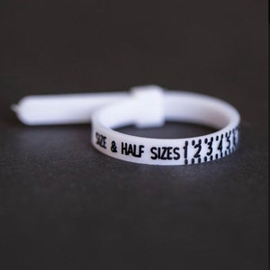 Adjustable Ring Sizer easy to use