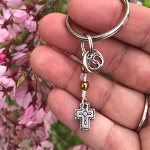 Key ring Mini holding cross with feet charm