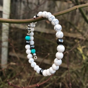 White marbled howlite Anglican rosary bracelet, for men and women for Christian prayer