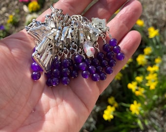 Estaciones católicas de la cruz en la palma de tu mano para la oración personal en cualquier lugar