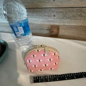 Clamshell Zipper Pouch