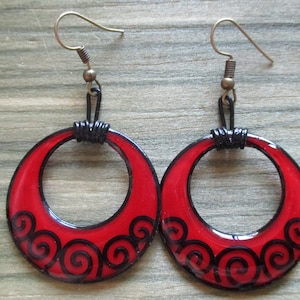 Red flamenco hippie style earrings handmade with wire and resin, boho earrings. Original and personalized gift for women.