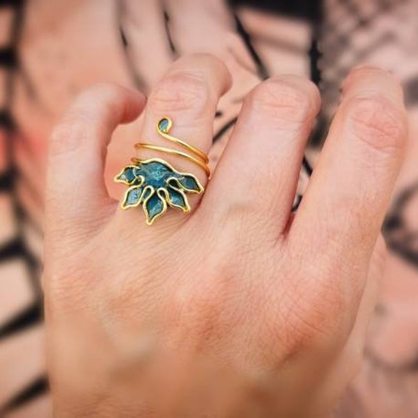 Lotus flower ring, adjustable gold ring, handmade ring. Boho jewelry. Hand-made jewelry. Copper jewelry. Original gift for women