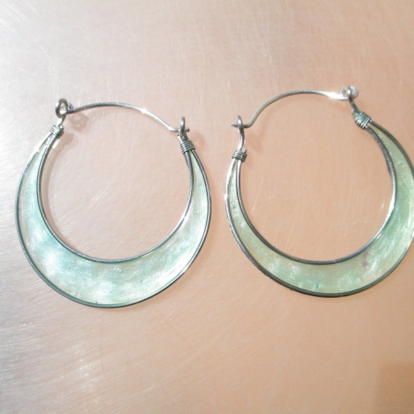 Aros de plata, aros hechos a mano. Pendientes de aro de resina. Aretes hippies. Joyas boho, joyería artesanal. Regalo original para mujer.