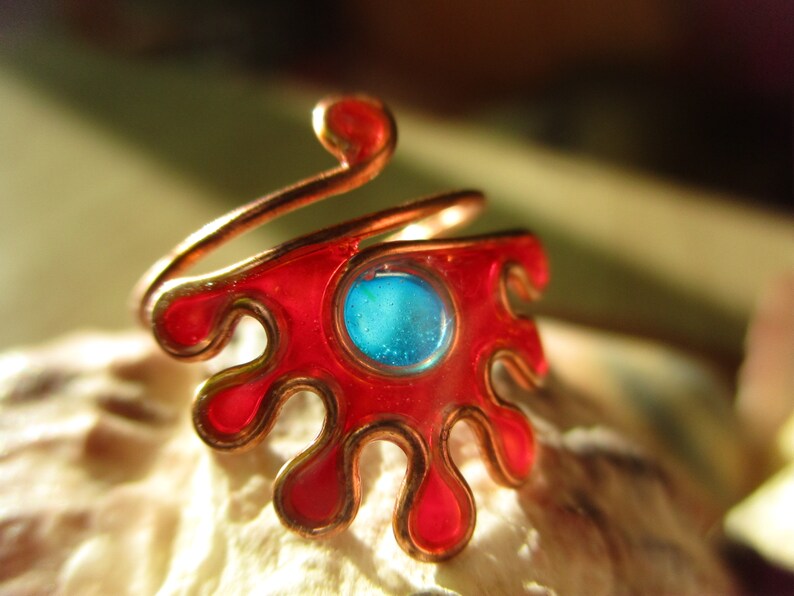 Adjustable Rings for the Phalanx to choose in various colors of hippie style and handmade boho with crystal resin and copper wire.