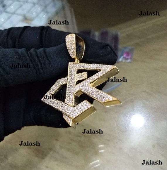 Vvs name pendant deals