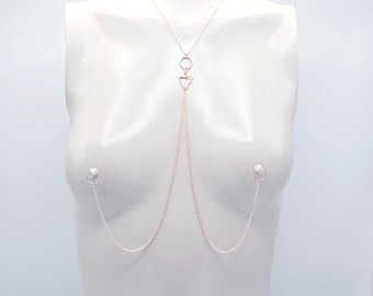 Halskette, Nippel, Geometrische mit Nippelketten. Vier Farboptionen. Ohne Piercing, mit Piercing oder Nippelklammern, MATURE