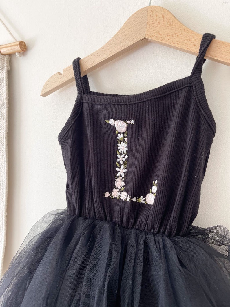 Personalised Embroidered Floral Initial Tutu Dress - Ballerina, Princess, Flower Girl Dress, Birthday Outfit afbeelding 4