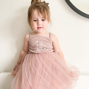 Personalised Embroidered Floral Initial Tutu Dress - Ballerina, Princess, Flower Girl Dress, Birthday Outfit afbeelding 3