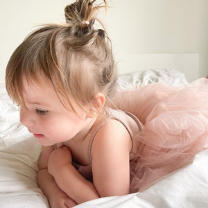 Personalised Embroidered Floral Initial Tutu Dress - Ballerina, Princess, Flower Girl Dress, Birthday Outfit afbeelding 5