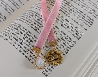 Light Pink Vintage Style Velvet Bookmark