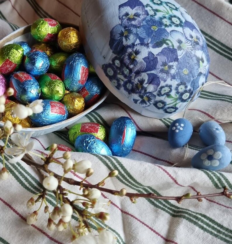 Set of 20 tiny 2.5cms hanging natural wooden mini Easter eggs for crafts image 5