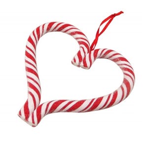 Puede incluir: Adorno navide&ntilde;o en forma de coraz&oacute;n con dise&ntilde;o de bast&oacute;n de caramelo. El adorno presenta rayas rojas y blancas y una cinta roja para colgar. Una decoraci&oacute;n festiva.