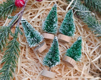 Set of 5 Miniature Sisal Christmas Trees, 4cm Bottle Brush Trees for Toppers, Dioramas and Houses