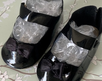Doll Shoes ~ 1 3/4" x 3/4" black vinyl shoes with bow & side snap