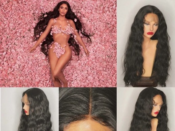 Kylie Jenner makes waves in spectacular lingerie
