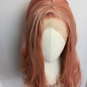 Op MissLady-Gaga geïnspireerde perzikkleurige bouffant Born-This-Way-Ball-pruik met kant | Dubbel gestapelde pruik met kanten voorkant | Cosplaypruik Drag Queen Bestseller