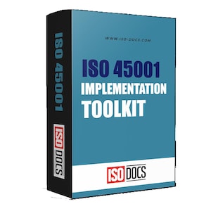 Op de afbeelding: Een blauwe en zwarte rechthoekige doos met het label ISO 45001 IMPLEMENTATION TOOLKIT. De voorzijde bevat de tekst in wit en donkerblauw, met de website www.iso-docs.com bovenaan en het ISO DOCS logo in een rood kader onderaan.
