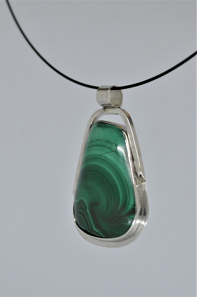 50.6 x 32.3 mm. size Design silver necklace pendant with Malachite gemstone Hand-forged frame