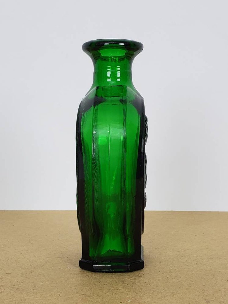DAR Daughters Of The American Revolution Collectable Green Bottle #3 The Cartridge Makers 1979