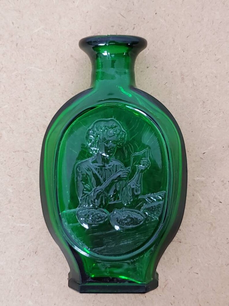 DAR Daughters Of The American Revolution Collectable Green Bottle #3 The Cartridge Makers 1979
