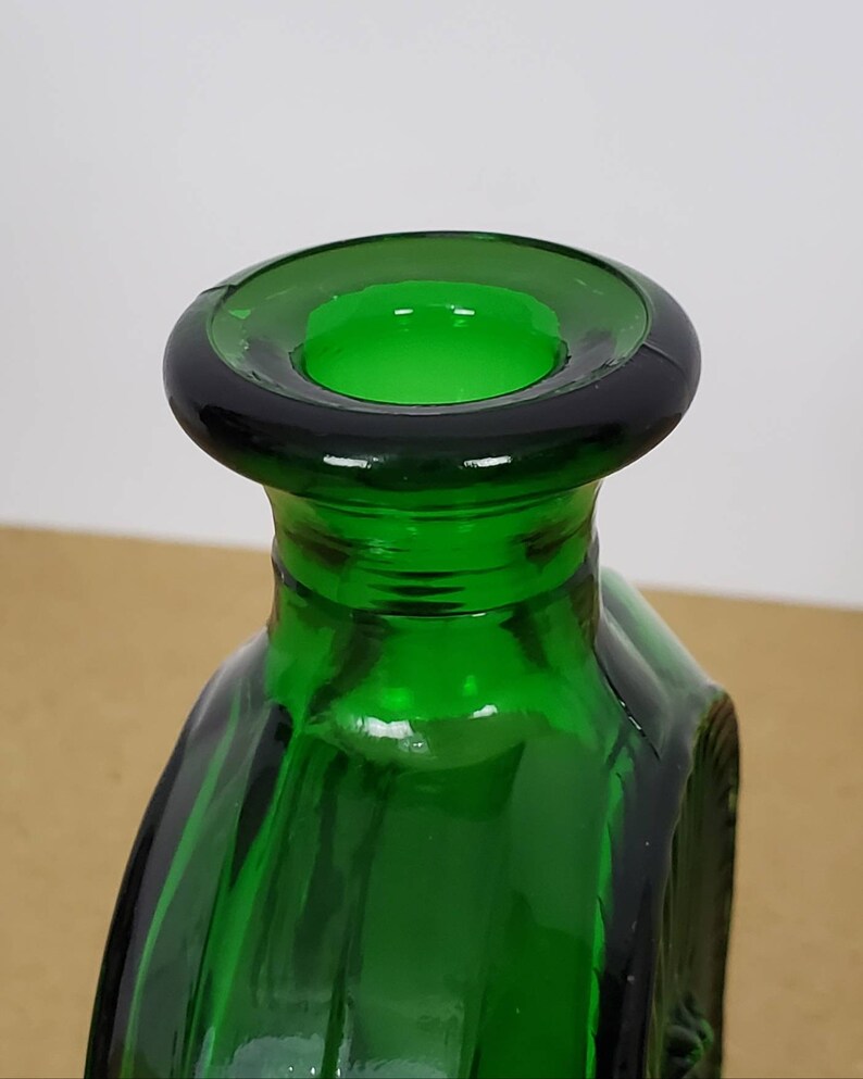 DAR Daughters Of The American Revolution Collectable Green Bottle #3 The Cartridge Makers 1979