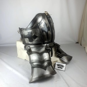 Plate armour Black Lily with leg pouches decorated and burnished - for Larp Middle Ages