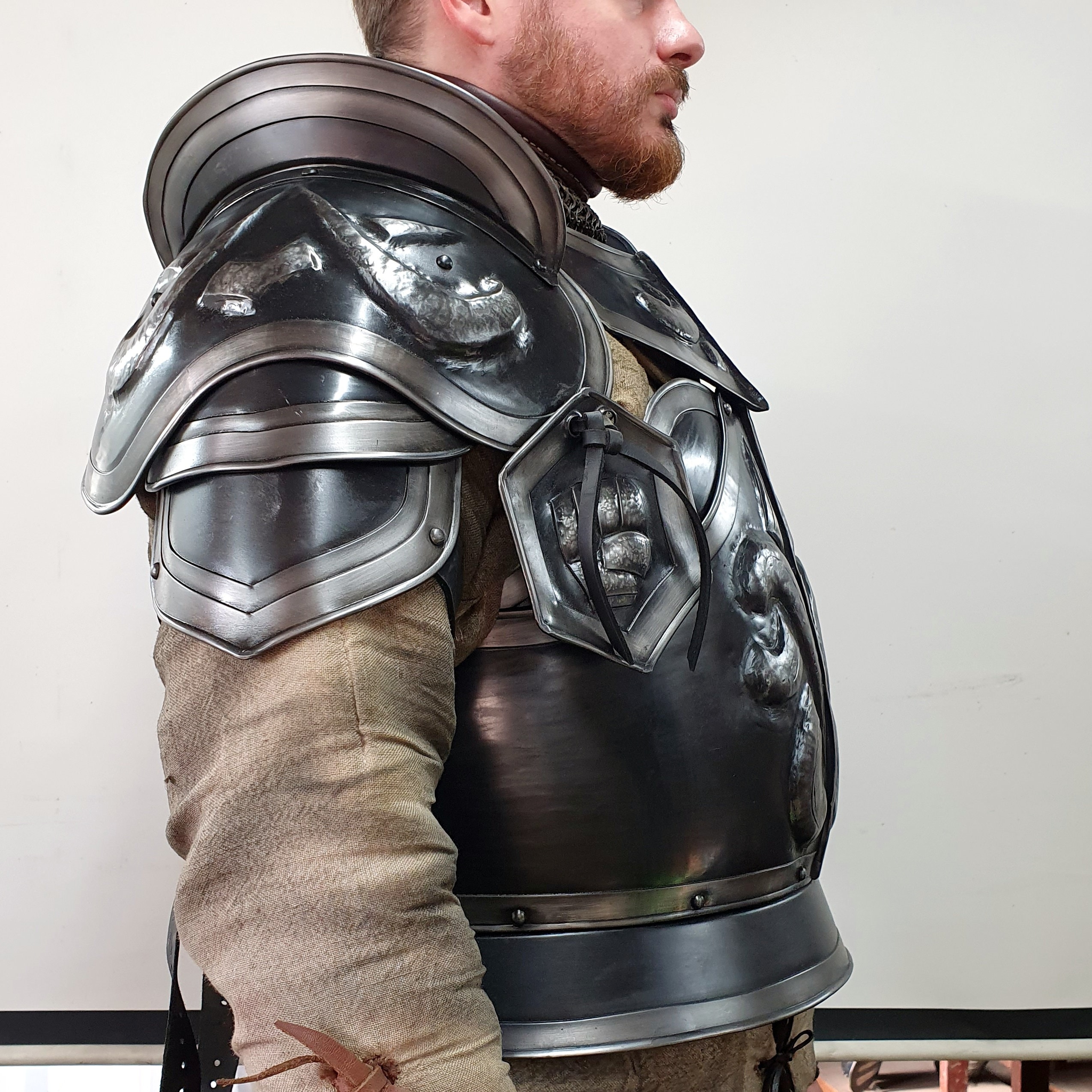 medieval plate armor shoulder