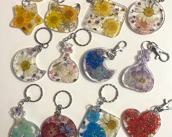 Dried flower resin keyrings