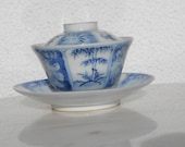 A fine KangXi 17 18th century China blue and white cup with lid and plate China 17 18th century, antique chinese porcelain china porcelain