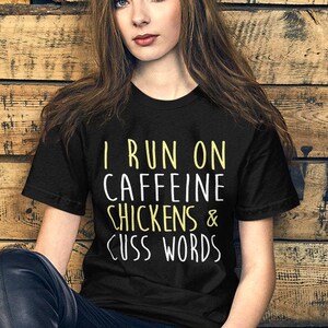 Camisa de pollo, camisa de pollo de las mujeres, camisa de café, camisa de la granja, camisa del amante del pollo, camisa de la chica del país, camiseta de pollo, mamá del pollo, chica de la granja