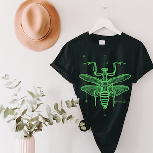 Praying Mantis Shirt, Praying Mantis T-Shirt, Mantis Shirt, Insect Shirt, Praying Mantis Lover, Teacher Shirt, Mom Shirt, Biology Shirt,Cute