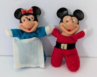 Coppia di peluche vintage degli anni '70 di Topolino e Minnie, ispirati ai libri Disney.
