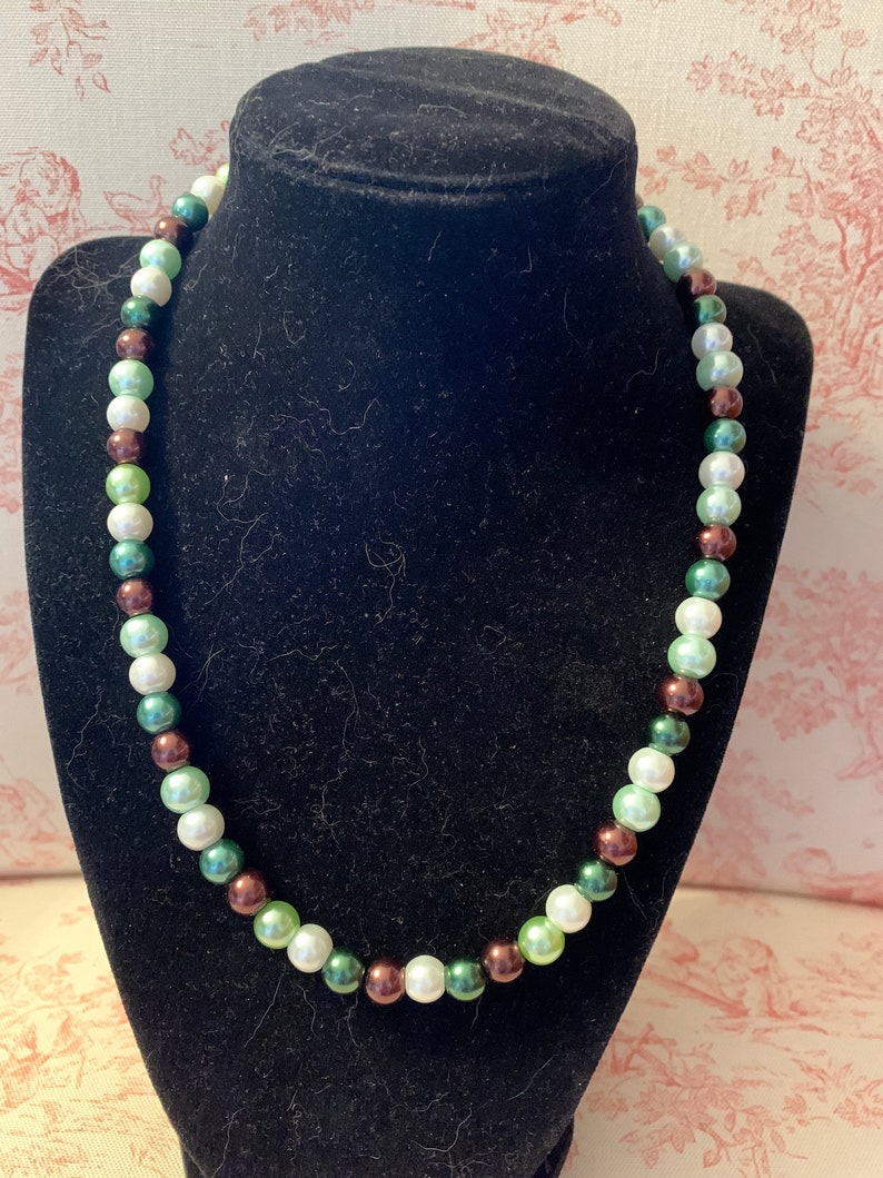Chocolate mint brown green /& white glass pearl necklace 18