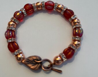 Pulsera glamurosa de color rojo rubí de 8 pulgadas.