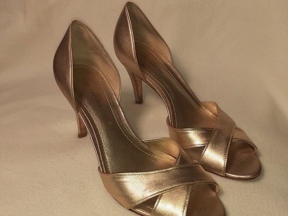 SZ  6M\Vintage Ann Taylor Gold  Leather Heels - image 6