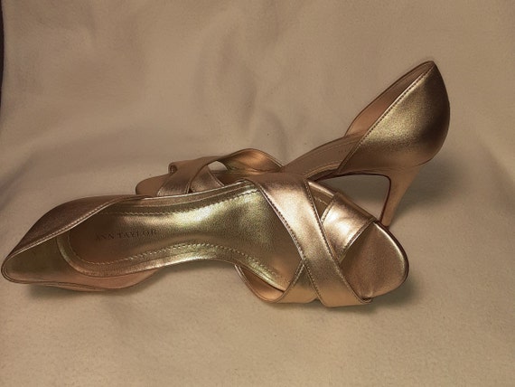 SZ  6M\Vintage Ann Taylor Gold  Leather Heels - image 4