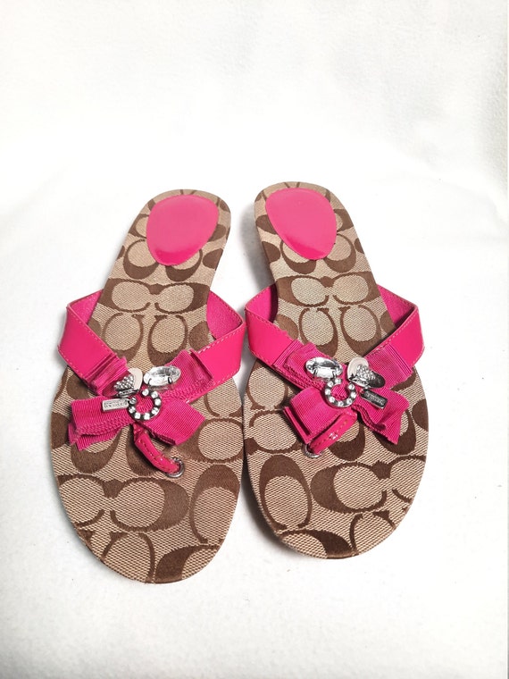 SZ  8M\Vintage Women Hot Pink  Coach Flip Flops - image 3