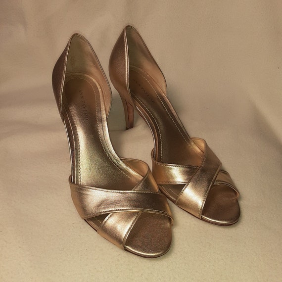 SZ  6M\Vintage Ann Taylor Gold  Leather Heels - image 1